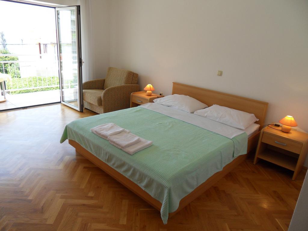 Apartments Petricevic Selce Exterior foto
