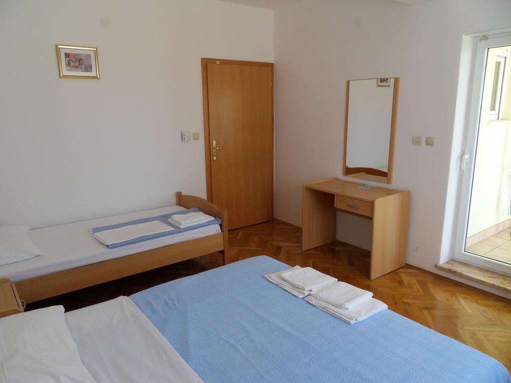 Apartments Petricevic Selce Exterior foto