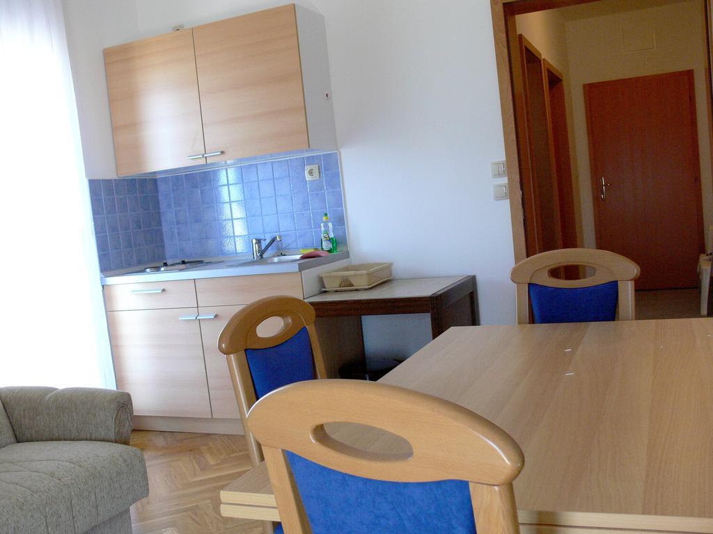 Apartments Petricevic Selce Exterior foto